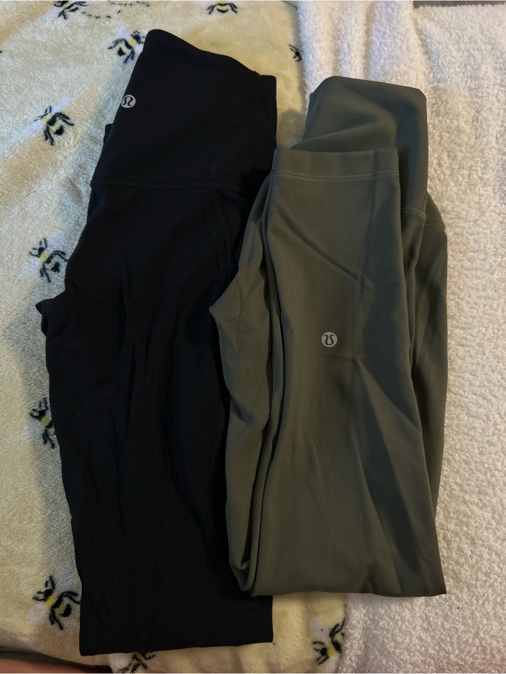 lululemon athletica Leggings — Black & Olive Green